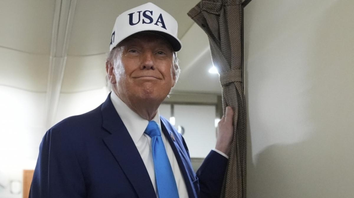 Donald Trump (Foto) macht nach dem Streit mit Elon Musk kurzen Prozess mit seinem Tesla. (Foto)