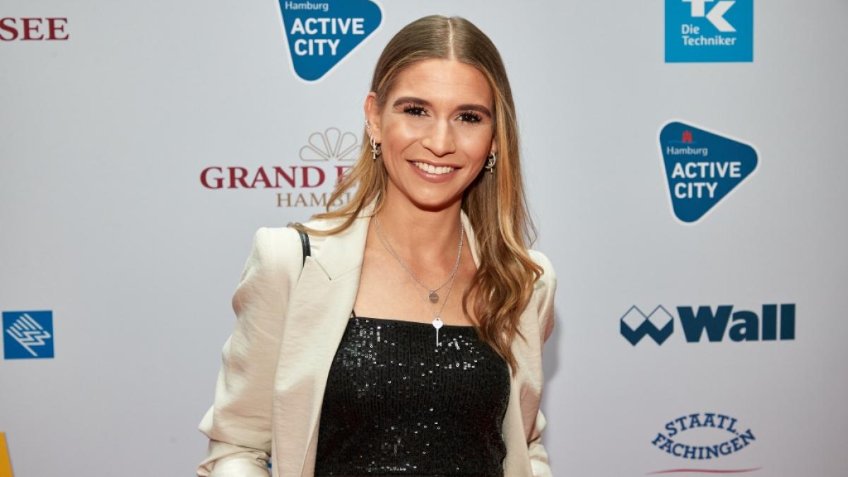 Jana Wosnitza bei der Verleihung des Deutschen Sportjournalistenpreises 2021. (Foto)