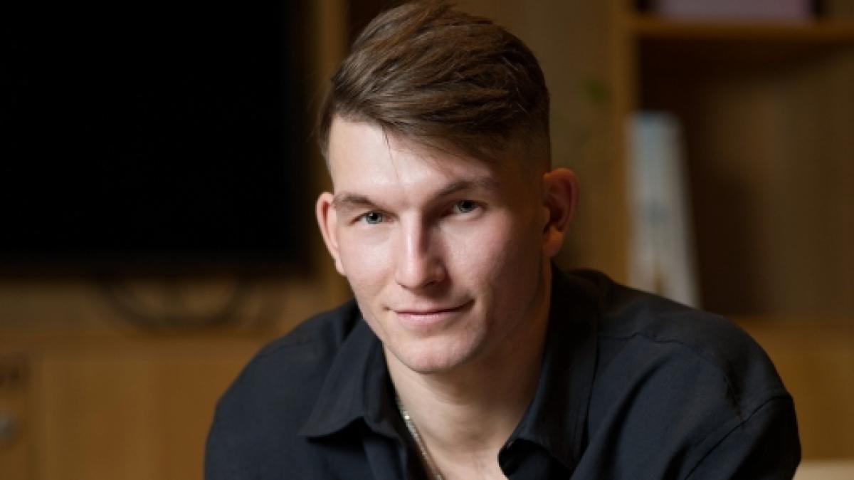 Mikael Tatarkin gibt 2024 bei "Let's Dance" sein Deb&uuml;t als Profit&auml;nzer. (Foto)