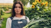 Lucia Schauerhammer versorgt mit ihrem 4.500 Quadratmeter großen Dorfgarten fast 100 Familien.