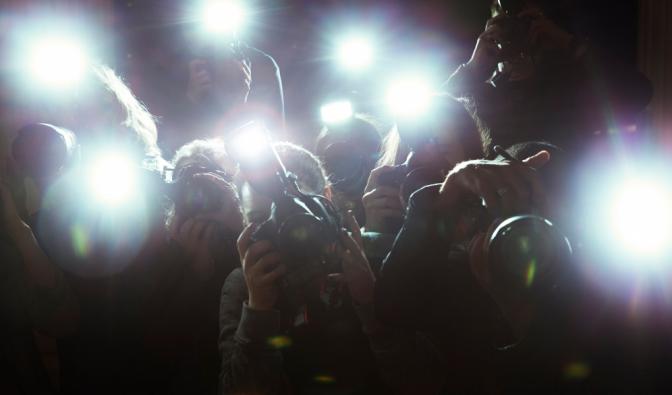 Die Welt der Stars im Blick: Aktuelle Promi-Nachrichten lesen Sie auf news.de (Symbolbild).