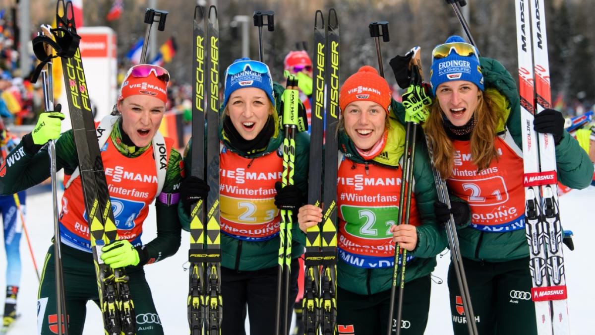 Die deutschen Biathlon-Stars Denise Herrmann (li.) und Franziska Preu&szlig; (2.v.l.) sind bei den Deutschen Biathlon-Meisterschaften 2021 in Arber mit von der Partie. (Foto)