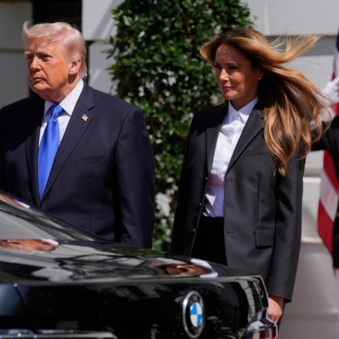 Schwäche-Moment bei Trump - doch Melania lässt ihn abblitzen 