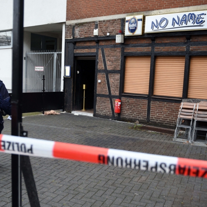 Rocker stürmen Kneipe! 29-Jähriger stirbt im Kugelhagel