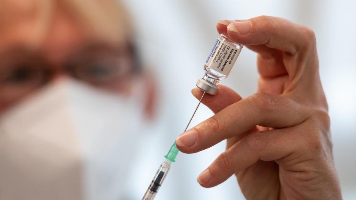 Ist eine Impf-Auffrischung in Form einer dritten Dosis im Kampf gegen das Coronavirus sinnvoll - und wenn ja: F&uuml;r welche Bev&ouml;lkerungsgruppen kommt der Booster in Frage? (Foto)