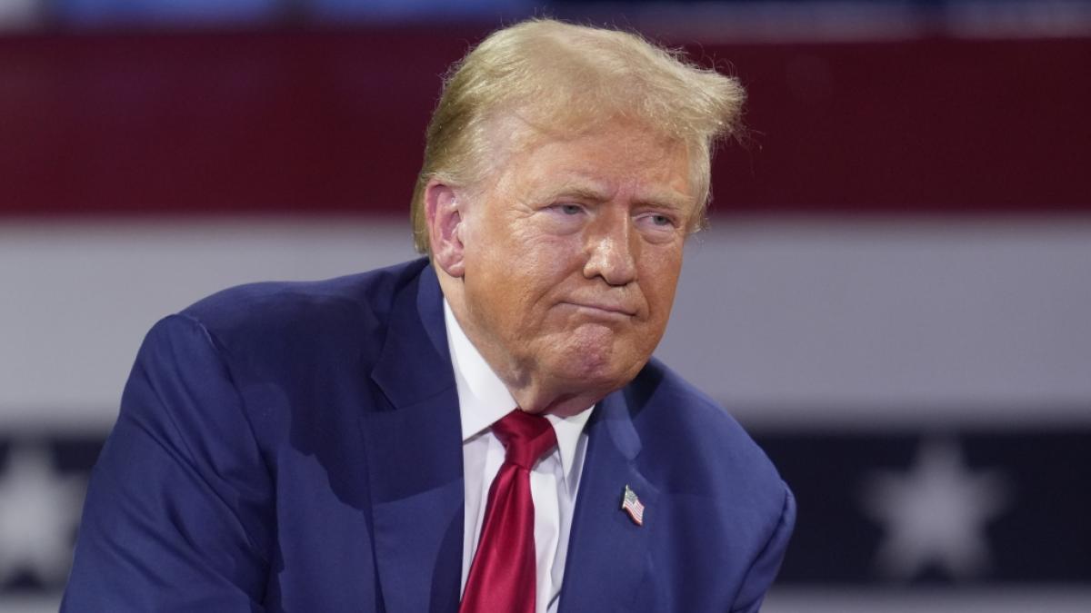 Begeisterung sieht anders aus: Donald Trump klebt das Pech seit Tagen an den Hacken, eine schlechte Nachricht jagt die andere. (Foto)