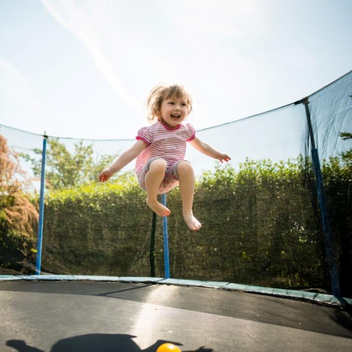 Missglückter Salto auf Trampolin! Mädchen (12) verliert Arm