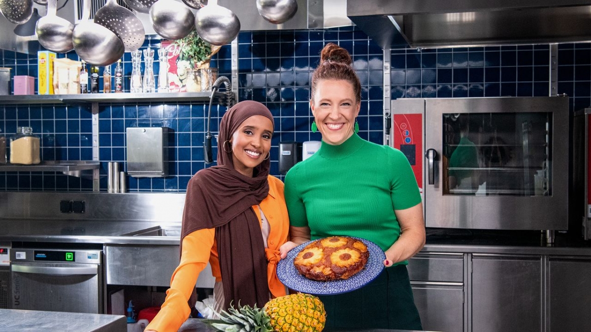 Fromme T&ouml;rtchen - Zwischen Teig & Tradition Hanan Osman: "Zum Kopftuch zwingt mich niemand" bei 3sat (Foto)