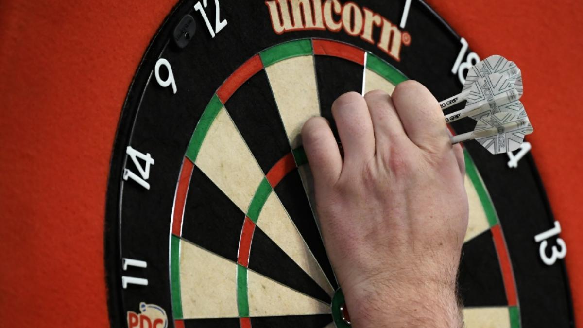 Bei der Super League Darts, die im November 2024 in Hildesheim ausgetragen wird, geht's um einen Startplatz bei der Darts-WM in London. (Foto)