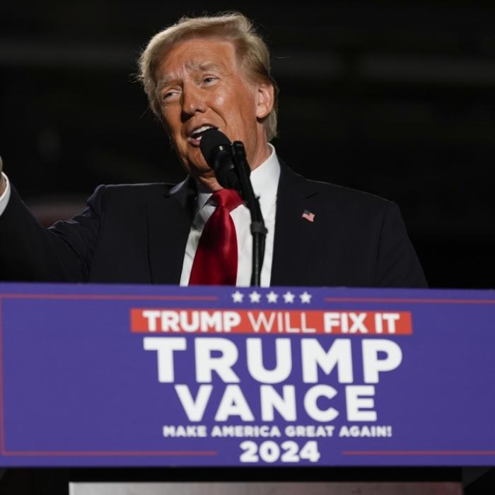 Fassungslosigkeit über Geschmacklos-Video - Harris von Trump in Fesseln abgeführt
