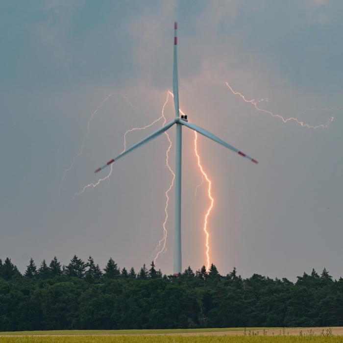 Der DWD hat eine Gewitter-Warnung herausgegeben (Symbolbild).