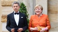 Joachim Sauer mit Ehefrau Angela Merkel bei den Richard-Wagner-Festspielen.
