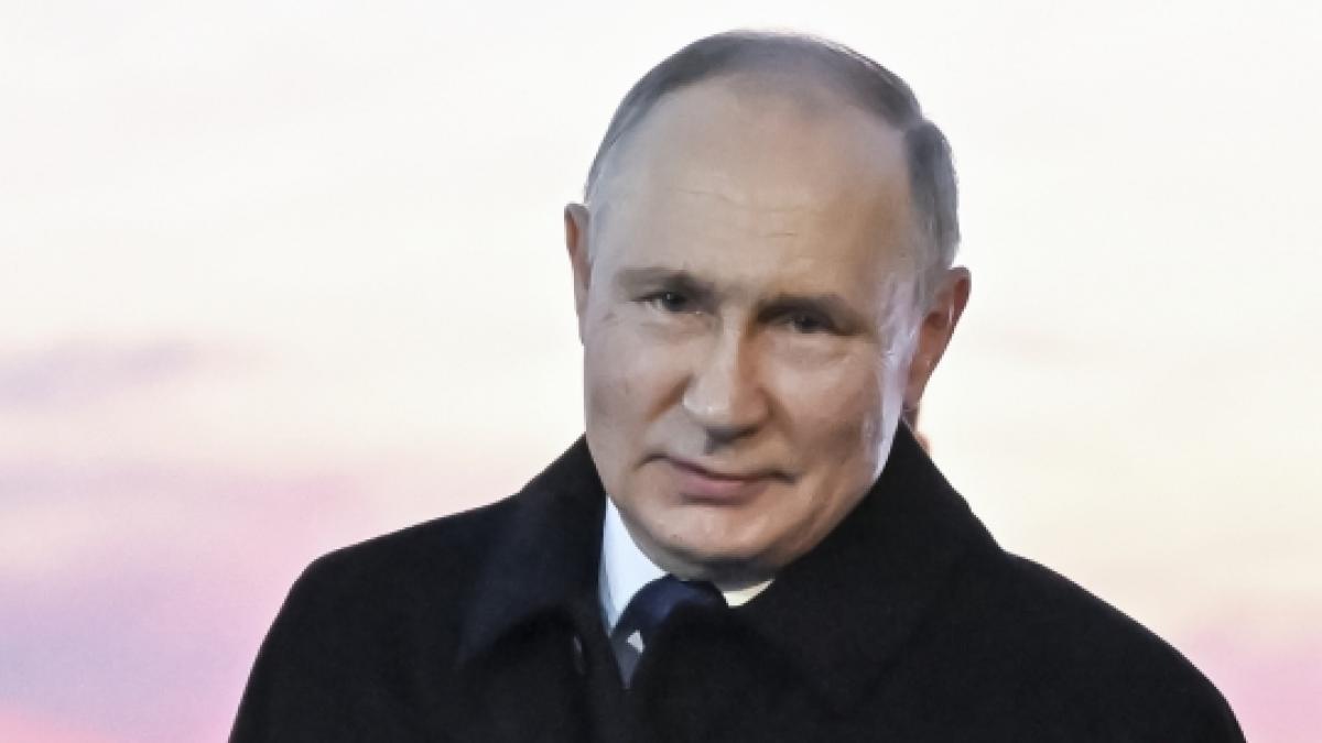 Wladimir Putin legte in Kasachstan einen peinlichen Auftritt hin. (Foto)