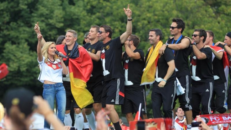 Helene Fischer und Bastian Schweinsteiger führten die Polonaise an.