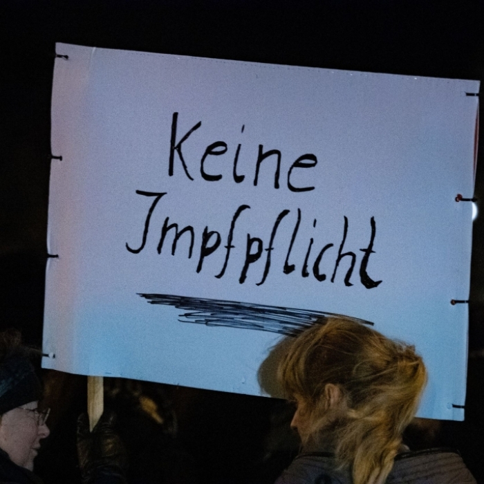 Impfgegner wettern im Netz! Verstößt die Impfpflicht gegen EU-Recht?