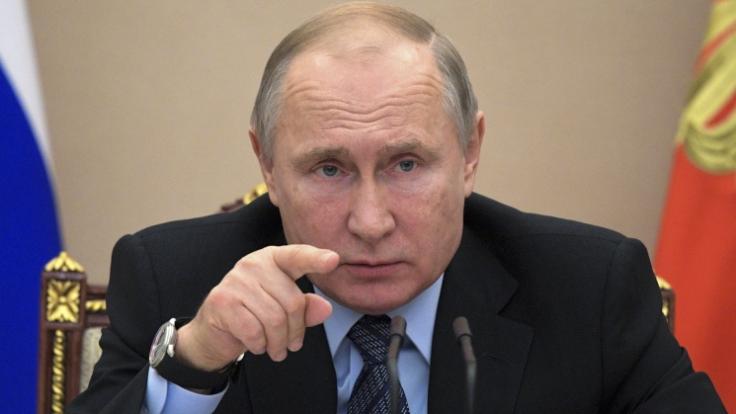 #Wladimir Putin außer sich: Völlig stumm! "Unsichtbare Geister-Bomben" zerstören Putin-Panzer