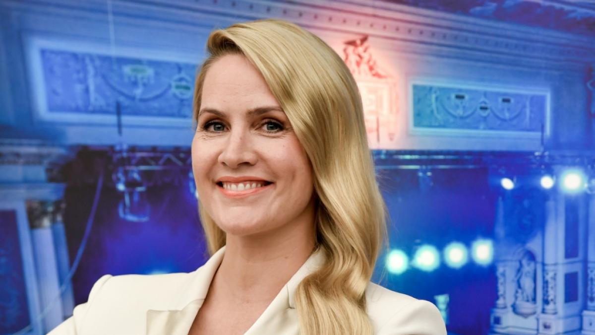 Judith Rakers schwebt im siebten Baby-Himmel - Fans gratulieren der "Tagesschau"-Moderatorin zur Geburt. (Foto)