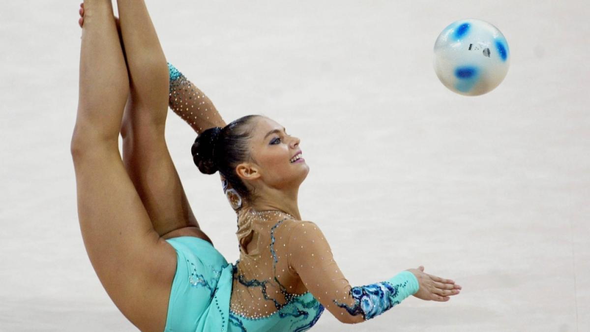 Als international erfolgreiche Turnerin vertrat Alina Kabajewa ihr Heimatland Russland bei Sportwettk&auml;mpfen - nun wurde die angebliche Putin-Geliebte mit einem bizarren Festival geehrt. (Foto)