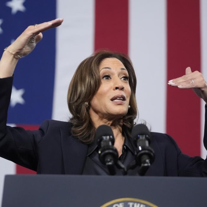 Obama und Harris rufen zu Opferbereitschaft und Mut auf