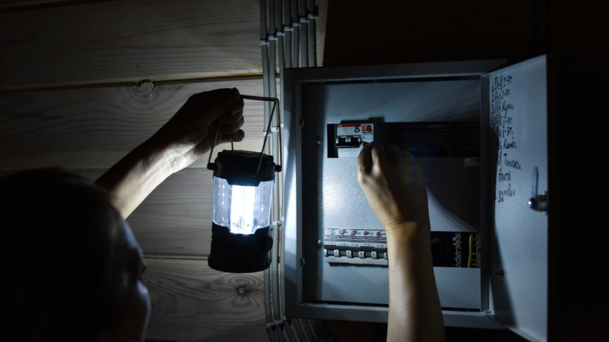 Das&nbsp;Bundesamt f&uuml;r Bev&ouml;lkerungsschutz und Katastrophenhilfe (BBK) erkl&auml;rt, was Verbraucher bei einem Stromausfall ben&ouml;tigen. (Symbolfoto) (Foto)