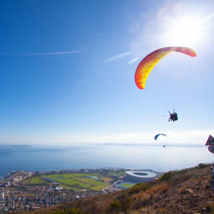 Rugby-Star (58) stürzt bei Paragliding-Unfall in den Tod