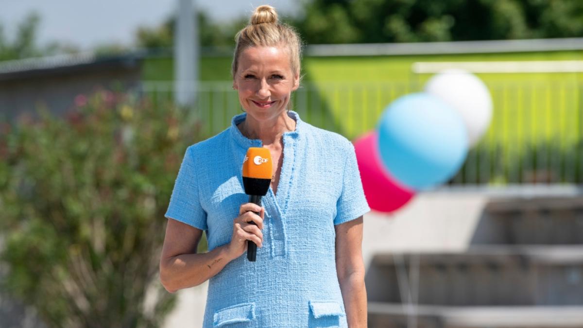 Andrea Kiewel sorgte im "ZDF-Fernsehgarten" einmal mehr f&uuml;r einen fragw&uuml;rdigen Auftritt. (Foto)