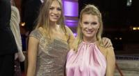 Magdalena Brzeska und ihre Tochter Noemi (l) beim 36. Deutschen Sportpresseball 2017.