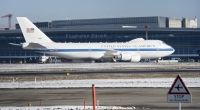 Eine Boeing E-4B der US Air Force im Jahr 2016 auf dem Flughafen Zürich.