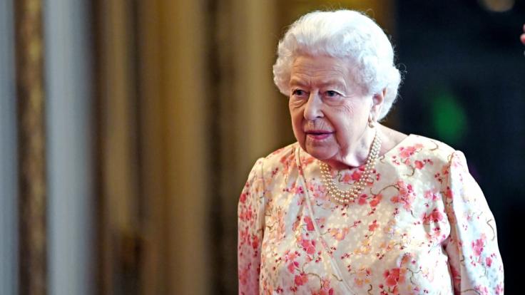 Will Queen Elizabeth II. den Buckingham-Palast tatsächlich verkaufen?
