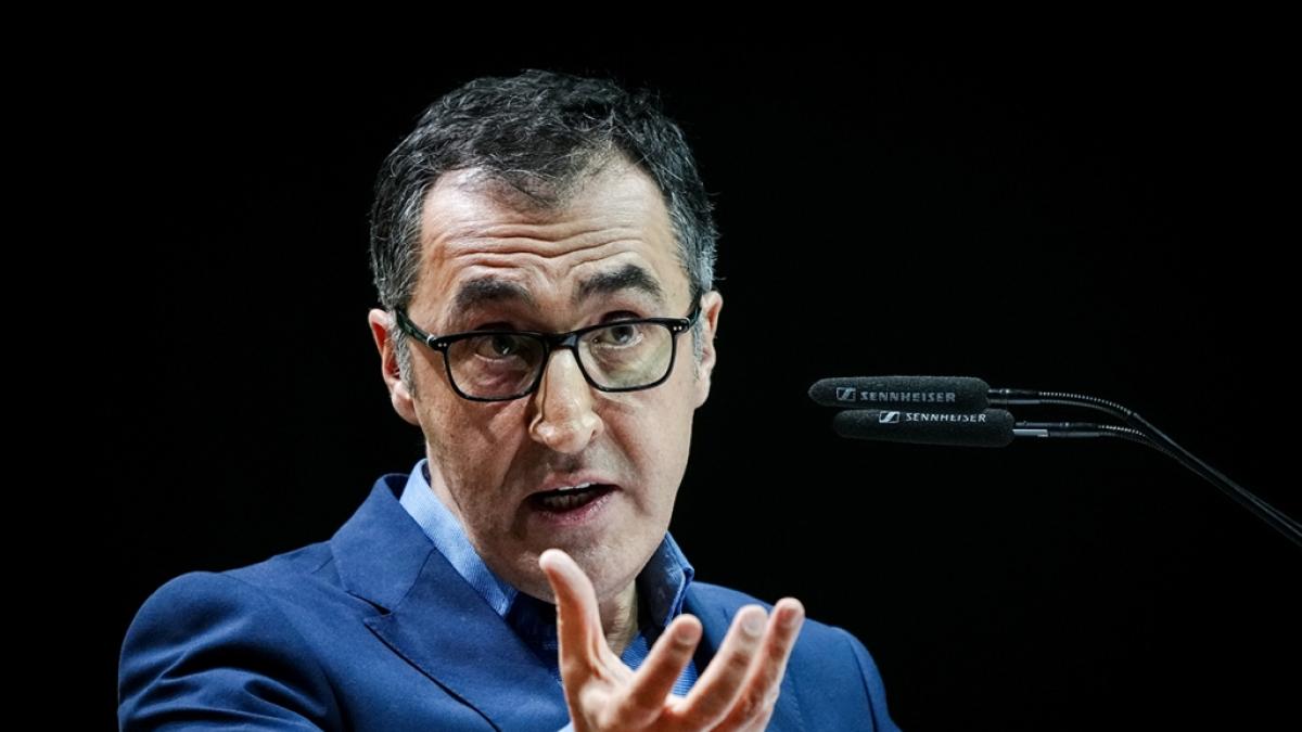Bundeslandwirtschaftsminister Cem &Ouml;zdemir wollte eine Brauerei besichtigen und wurde nun wegen dem Umgang mit Landwirten wieder ausgeladen. (Foto)