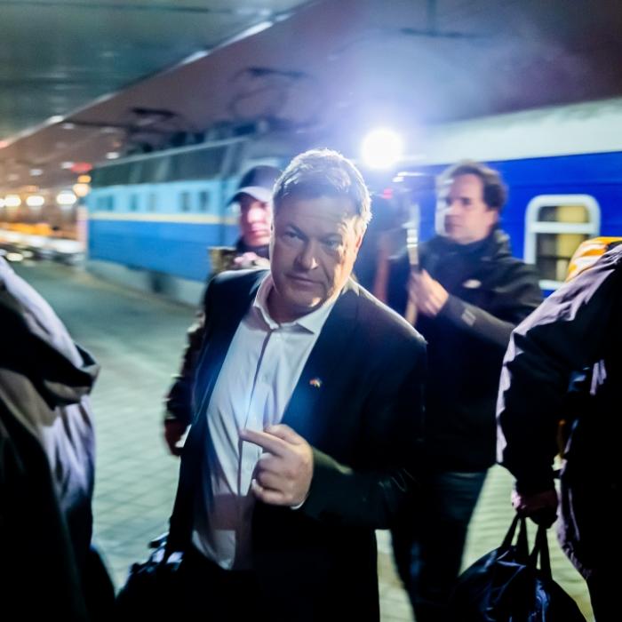 Das steckt hinter dem überraschenden Ukraine-Besuch des Vizekanzlers