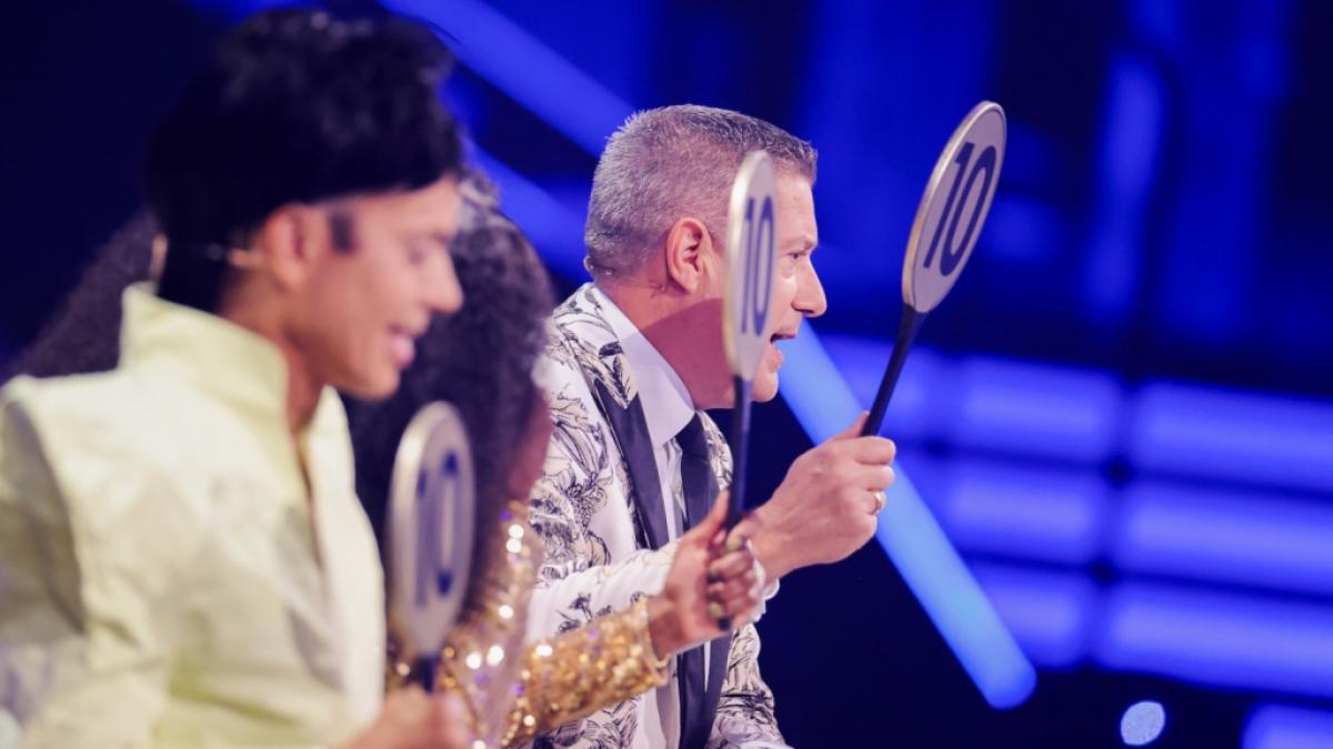 Ihre Wertungspunkte vergeben die "Let's Dance"-Juroren Jorge Gonzalez, Motsi Mabuse und Joachim Llambi im Viertelfinale ausnahmsweise nicht im RTL-Studio in K&ouml;ln-Ossendorf - die Tanzshow zieht kurzerhand in eine neue Location. (Foto)