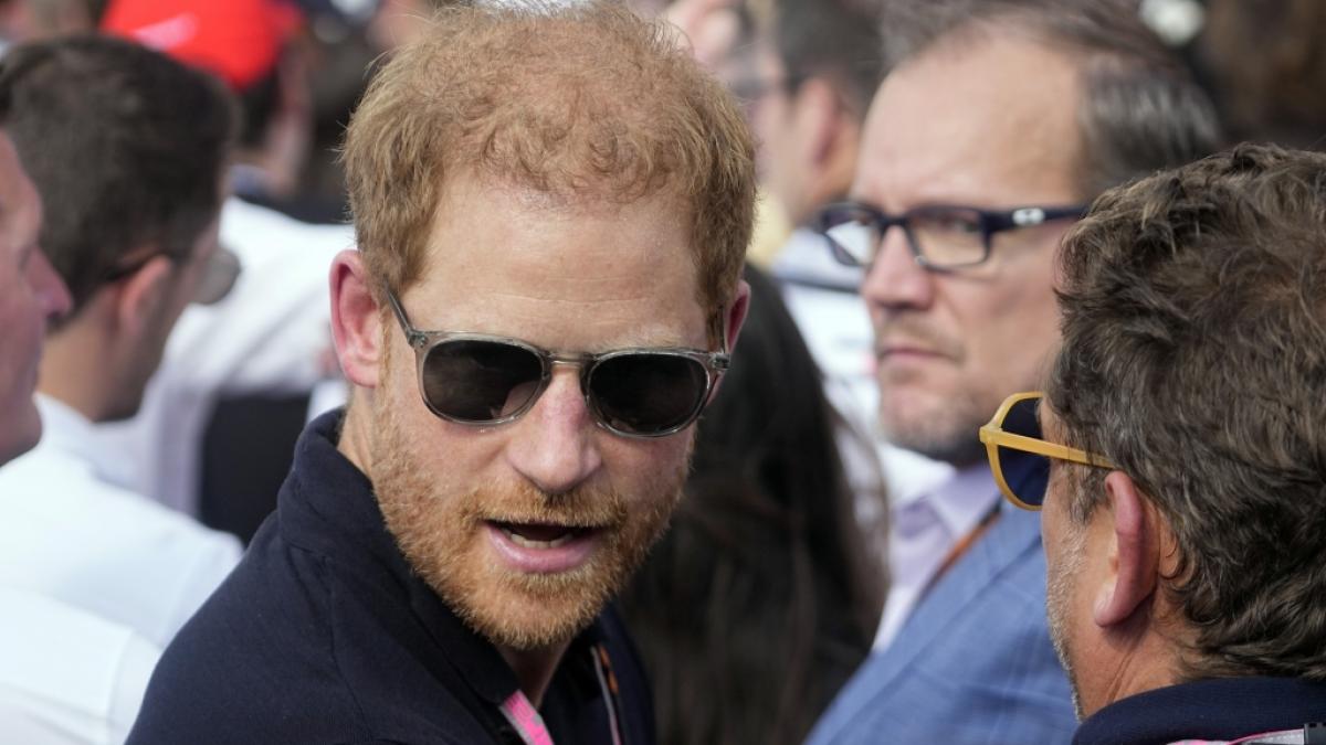 Trotz Sonnenbrille auf Anhieb zu erkennen: Prinz Harry war beim Gro&szlig;en Preis der USA in Austin (Texas) als VIP-Gast unterwegs. (Foto)
