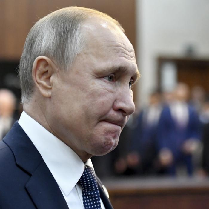 Ukraine-Hacker crashen Putins Militärparade LIVE im Russen-TV