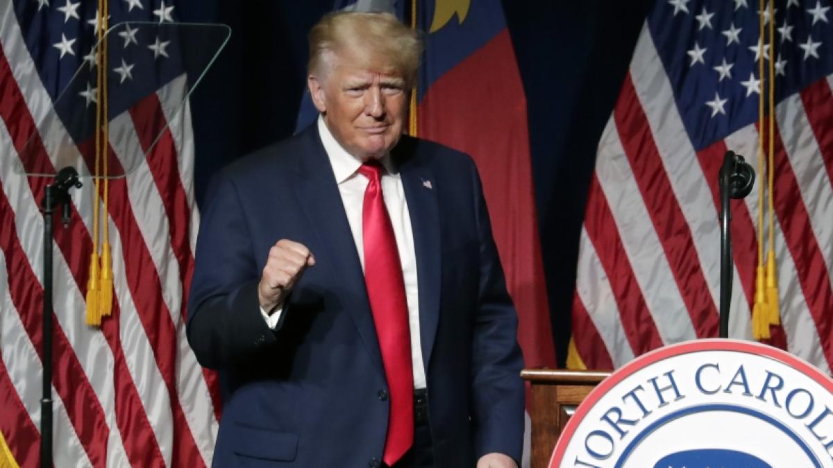 Donald Trump sorgte bei seinem neuesten Auftritt f&uuml;r Verwunderung: Trug der Ex-Pr&auml;sident etwa Windeln?&nbsp; (Foto)