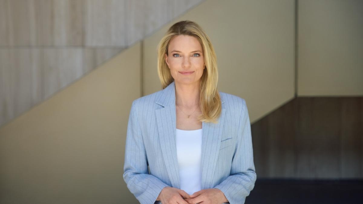 Sarah Tacke ist Juristin und Moderatorin beim ZDF. (Foto)