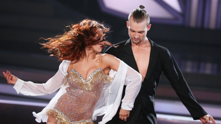 Eric Stehfest und Profitänzerin Oana Nechiti tanzten sich am ersten Abend bei "Let's Dance" an die Spitze.