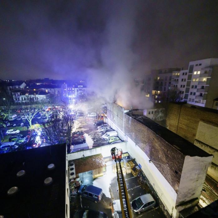 Zwei Tote und drei Schwerverletzte bei Wohnhausbrand