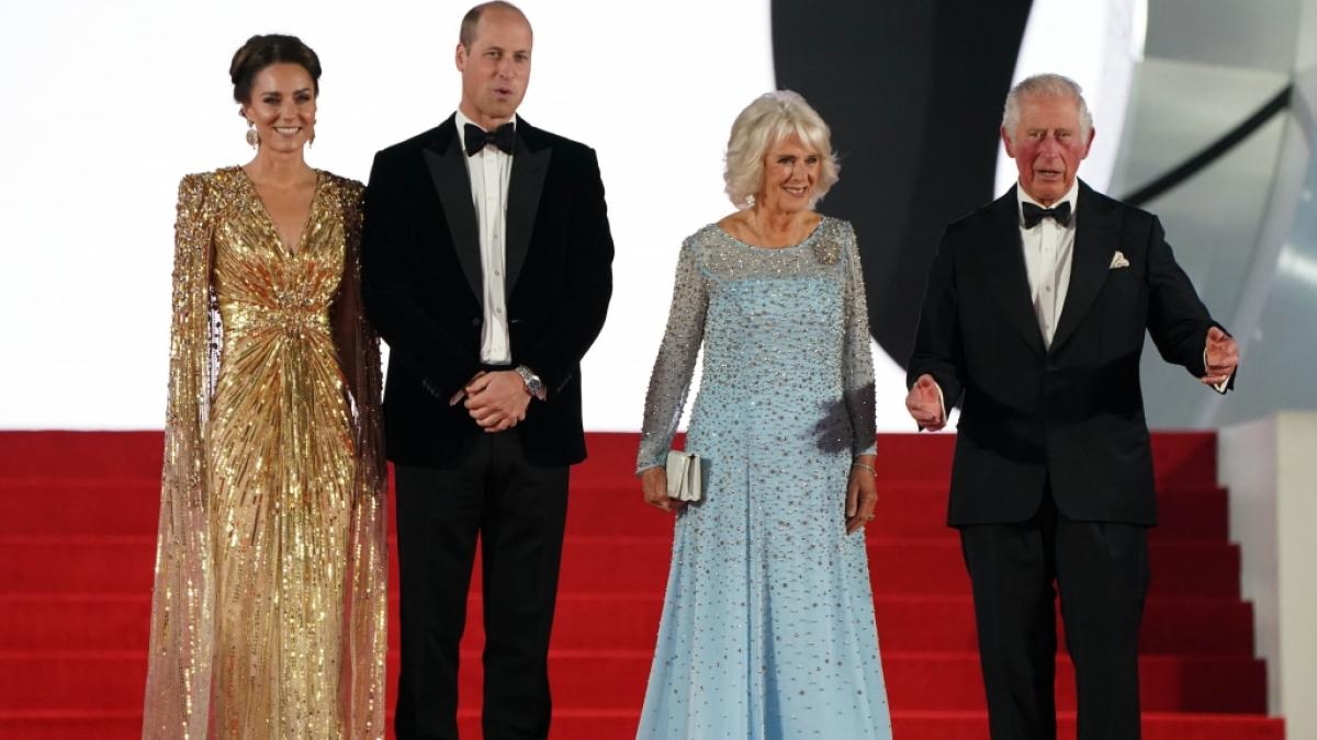 Laut einer Umfrage hat Kate Middleton (l.) nicht das sch&ouml;nste Royals-L&auml;cheln. (Foto)