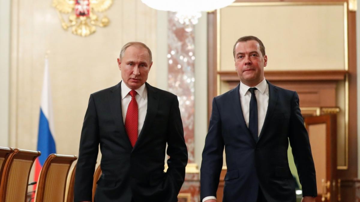 Dmitri Medwedew (r.), Vertrauter von Kreml-Chef Wladimir Putin (l.), warnt die USA zum Jahrestag von 9/11 vor einem Terroranschlag mit Nuklearwaffen. (Foto)