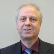 Der Neurologie-Professor Andreas Ferbert kennt die Risiken nach dem Erwachen aus dem Koma.