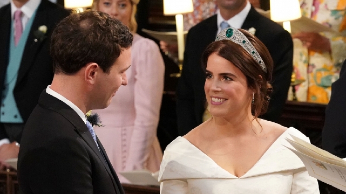 Die britische Prinzessin Eugenie von York heiratete am 12. Oktober 2018 ihren langjährigen Freund Jack Brooksbank. Alle Bilder von der royalen Traumhochzeit hier! (Foto)