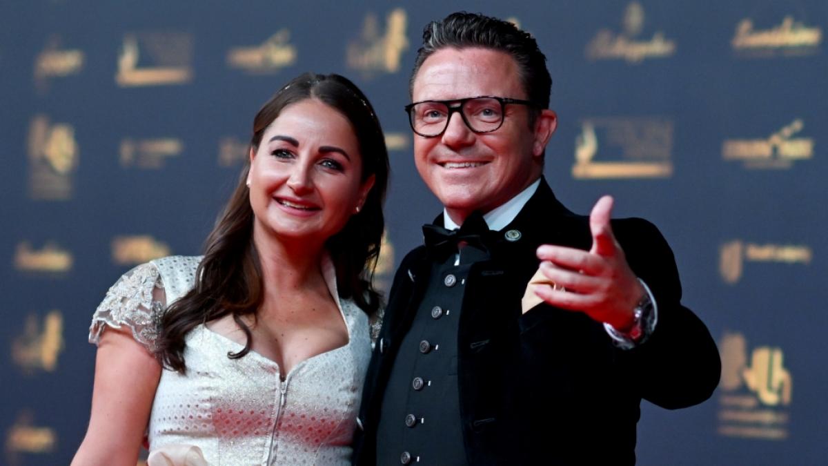Stefan Mross und seine Freundin Eva Luginger wurde zu Beginn ihrer Beziehung mit Morddrohungen konfrontiert. (Foto)