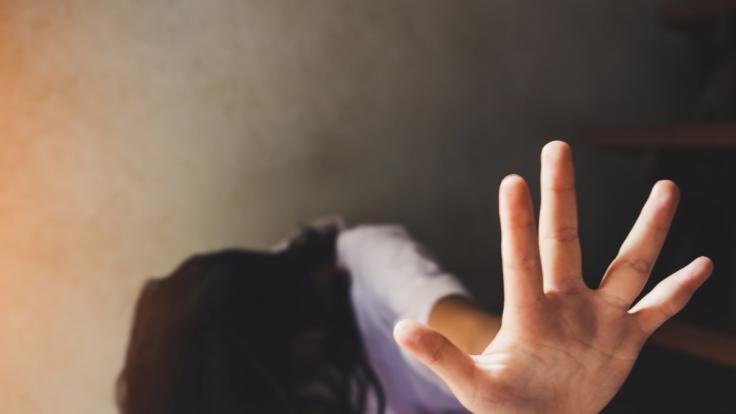 In Indien hat ein Arzt seine Patientin vergewaltigt.