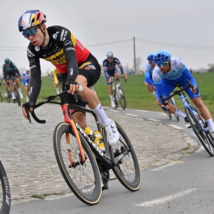 Dylan van Baarle gewinnt in der 