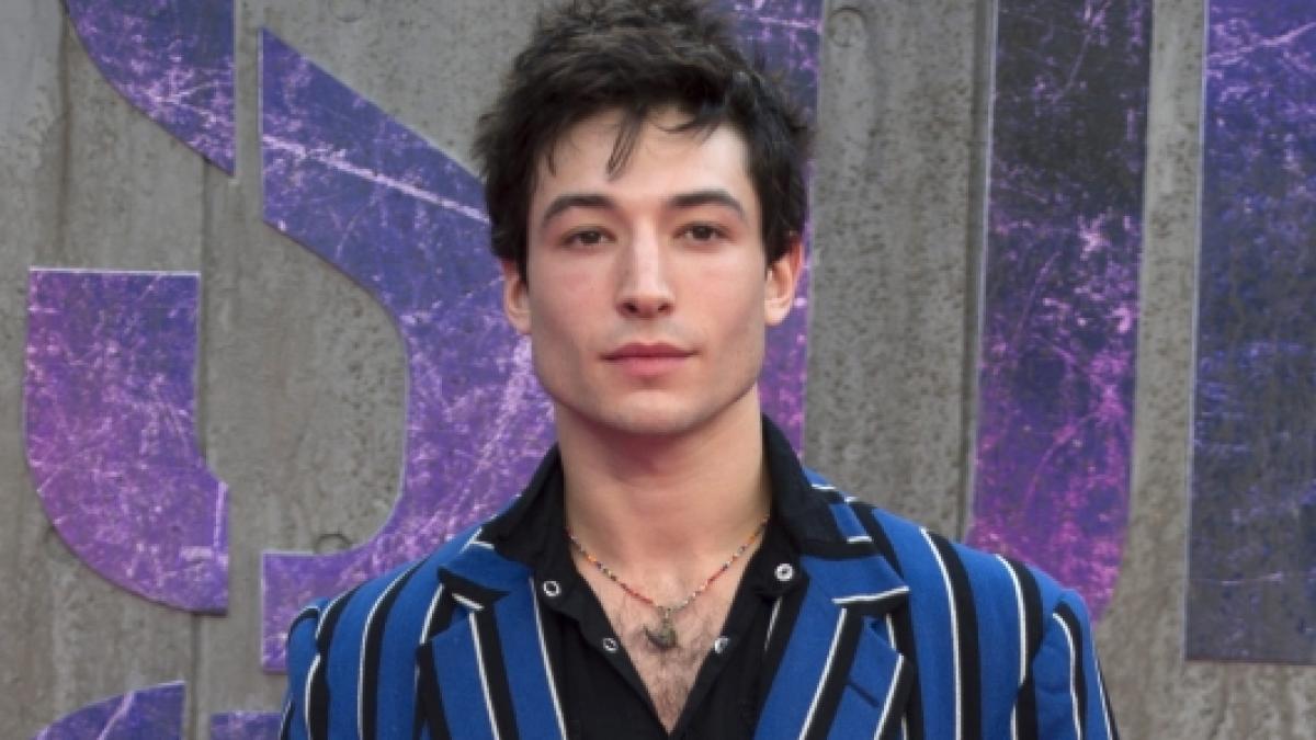 Schauspieler Ezra Miller ist auf der Flucht, nachdem er beschuldigt wurde eine Jugendliche entf&uuml;hrt zu haben. (Foto)