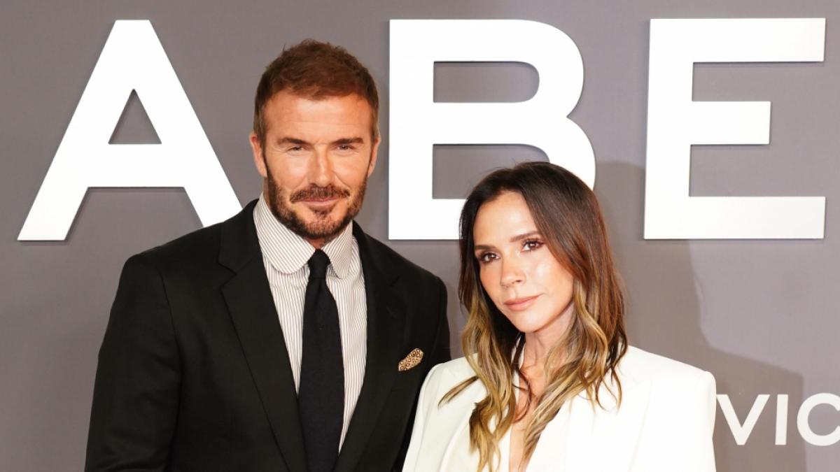 David und Victoria Beckham: Die Beckhams melden sich erstmals nach Sohn Brooklyns Kritik. (Foto)