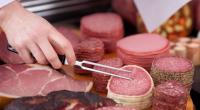 Rewe ruft aktuell eine Wurst zurück.