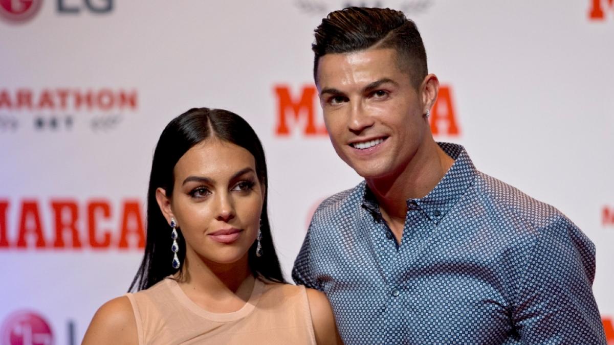 Vom FKK-Alarm haben Georgina Rodriguez und Cristiano Ronaldo nichts mitbekommen. (Foto)