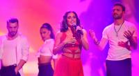 Sarah Lombardi performt ihren Song 